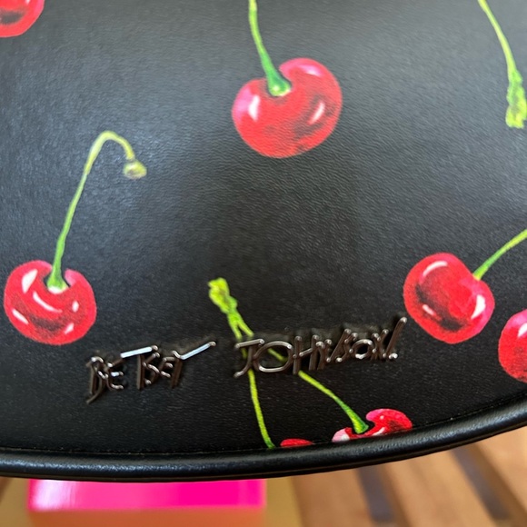 NWT-Betsy Johnson Cherry Print Baguette Shoulder Bag w/Heart Charm - Picture 3 of 7